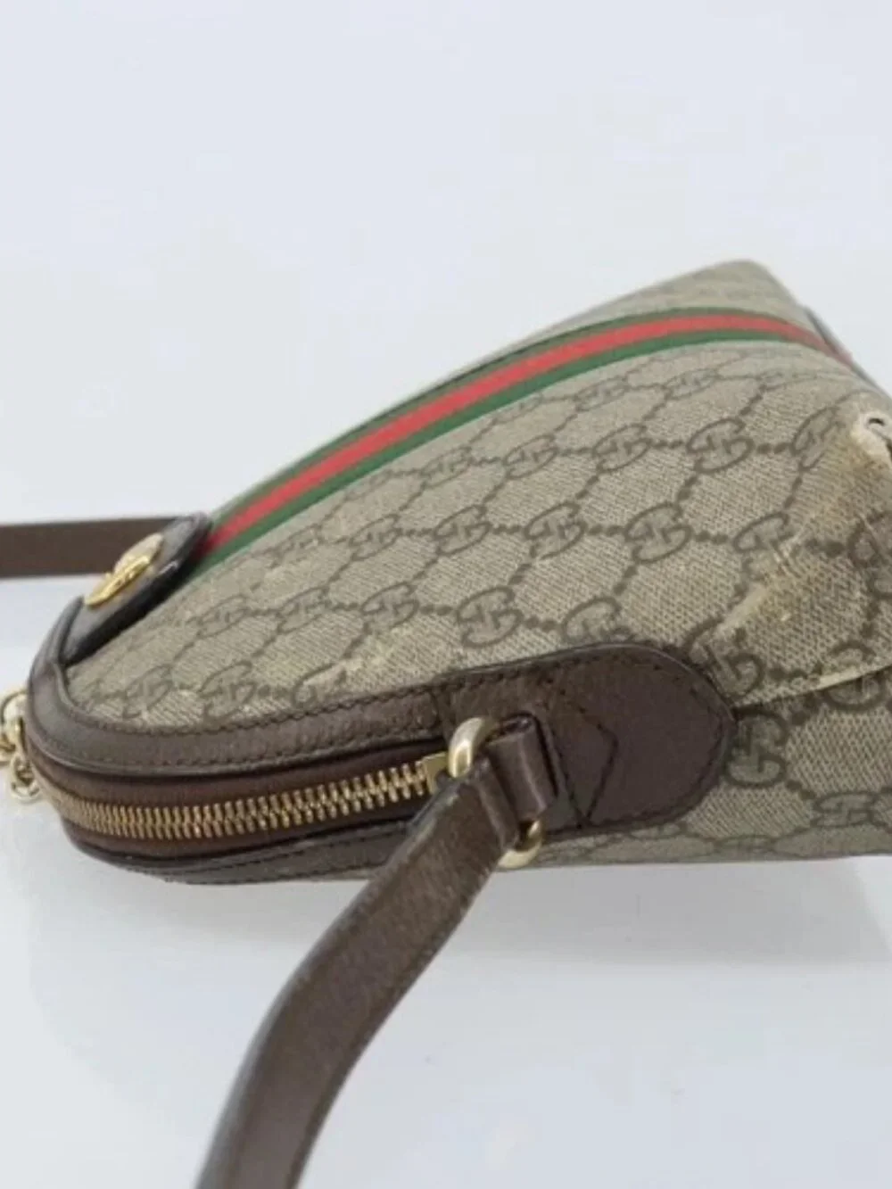 Gucci brand	gucci color	beige